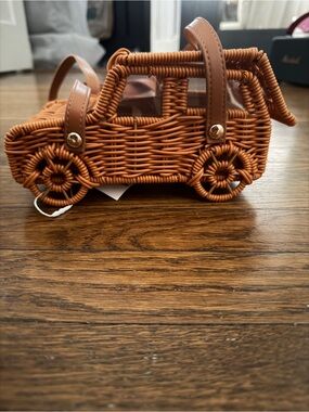 Tommy Bahama Woven Rattan Car Bag in Cognac
